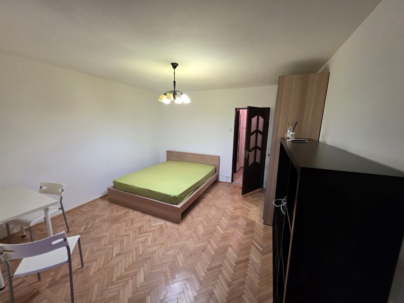 Prisaca Dornei, Titan, la Policlinica, 10 minute metrou, bloc reabilitat