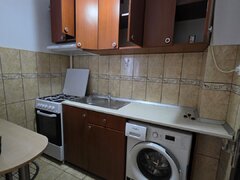 Prisaca Dornei, Titan, la Policlinica, 10 minute metrou, bloc reabilitat